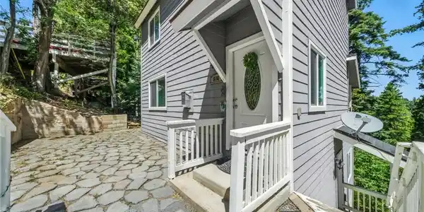 576 Rose Lane
