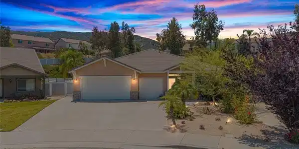 27707 Blue Mesa