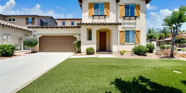 13262 Los Robles Court