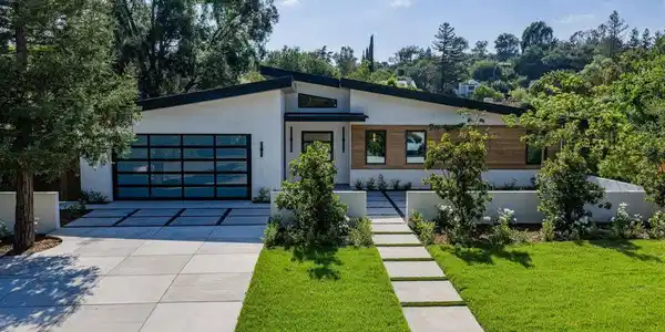 1009 Daly Road