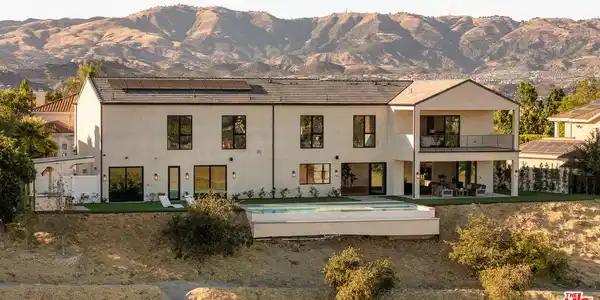 22328 S Summit Ridge Circle