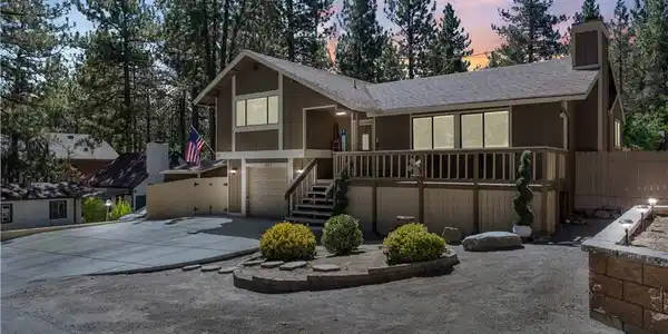 1837 Twin Lakes