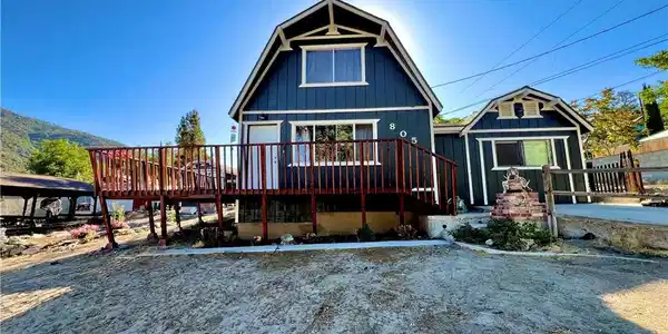 805 Lomita Trail