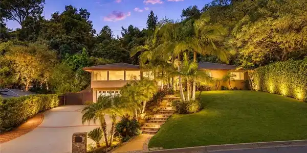 2047 Carolwood