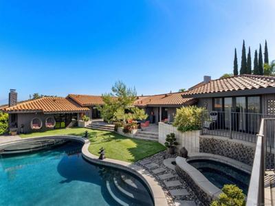6315 Ridge Manor