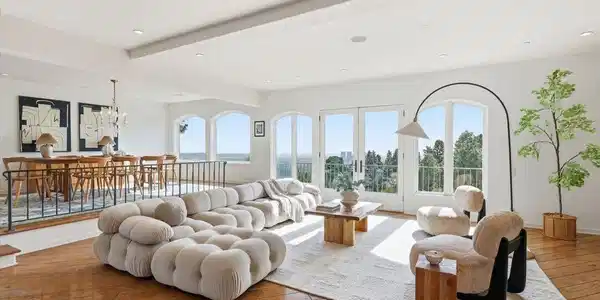 1284 Lago Vista Drive