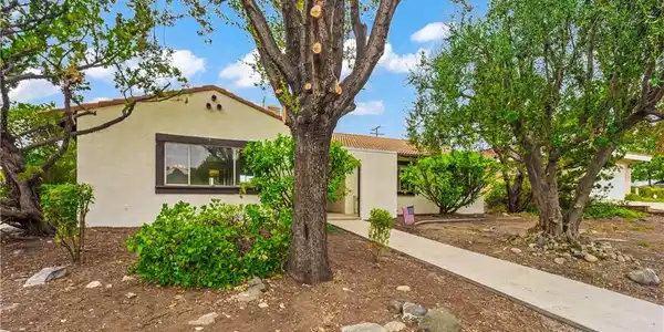 525 Fountain Springs