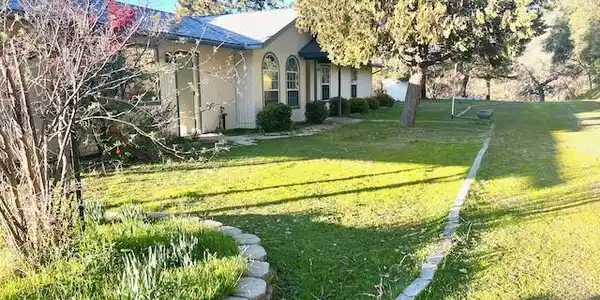 50785 Daffodil Lane