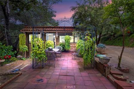 42185 Oak Canyon