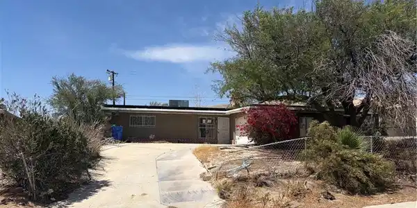 68150 Calle Blanco