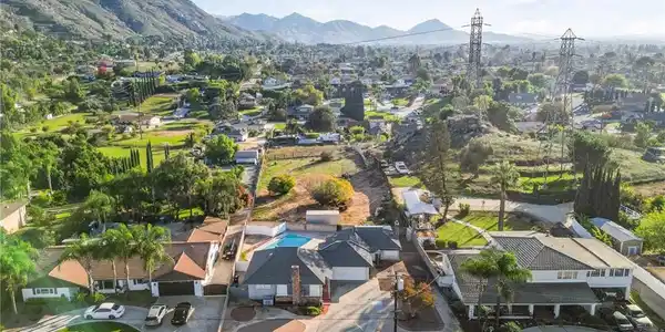 22895 Vista Grande