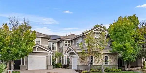 16 Vela Court