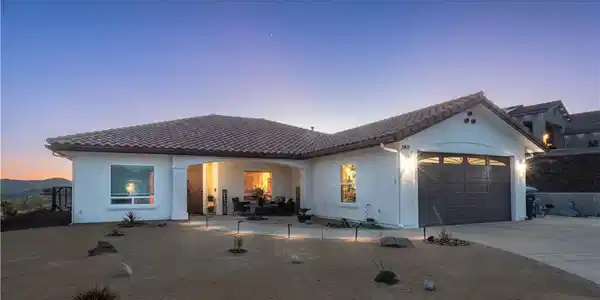 3415 Lakeside Village Drive