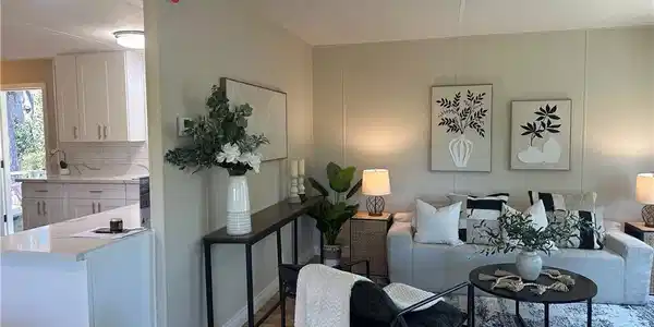 4747 Oak Crest