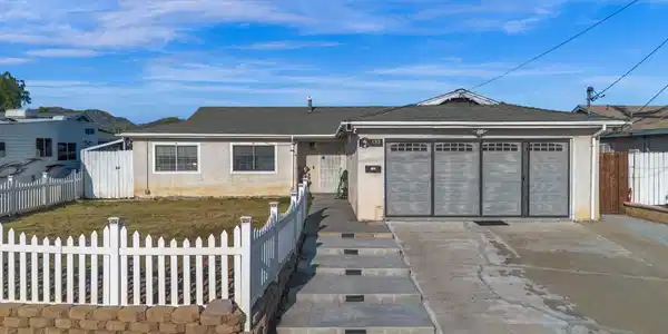 133 N Stephanie Ln