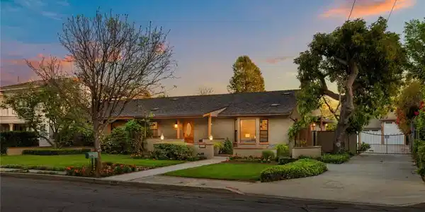 444 W Naomi Avenue