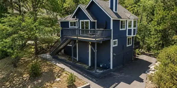 28833 Manitoba Drive