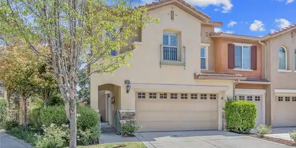 26720 Via Colina