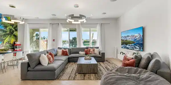 84297 Canzone Drive