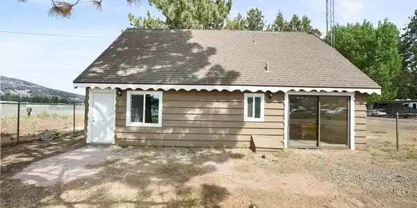 345 W Fairway Boulevard