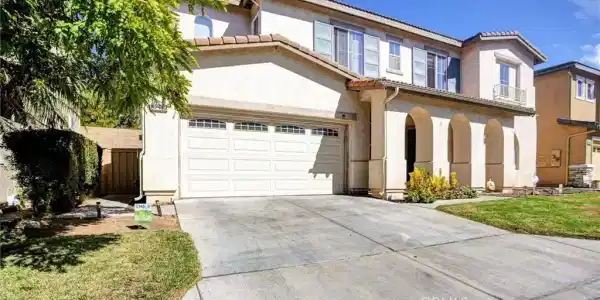 3295 E Springcreek