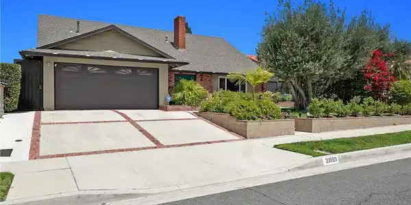 23923 Minnequa Dr