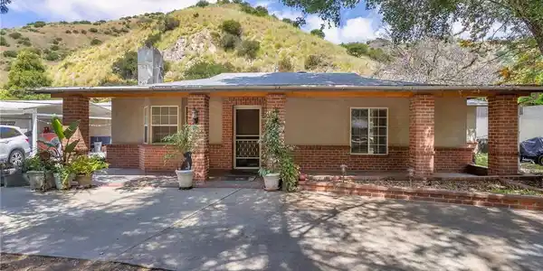 9613 La Tuna Canyon Road