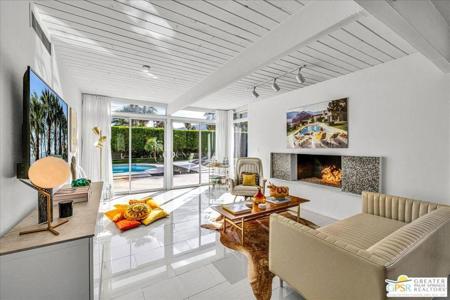439 E Racquet Club Road