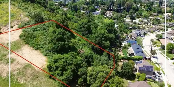 831 Hunters Trail
