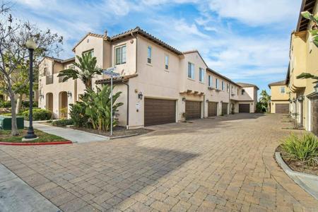 2233 Capistrano Way