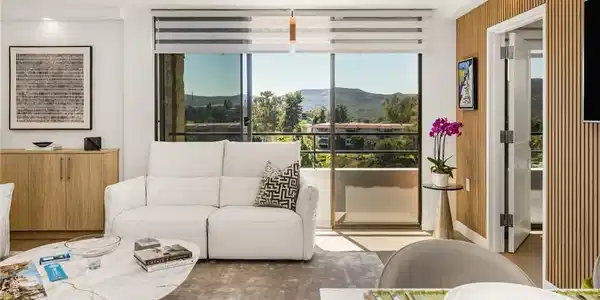 24055 Paseo Del Lago