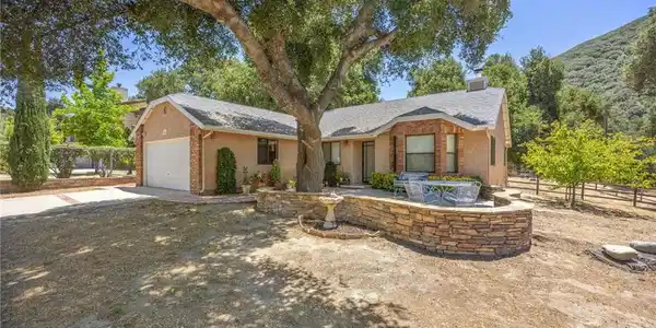 39436 Calle El Fuente
