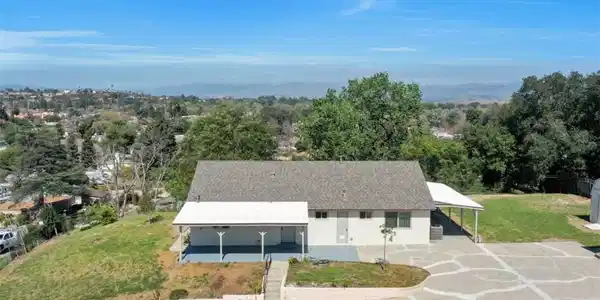 25030 Atwood Boulevard