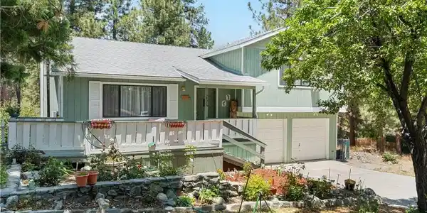 1876 Sparrow Road
