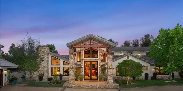 7626 E Saddlehill Trail