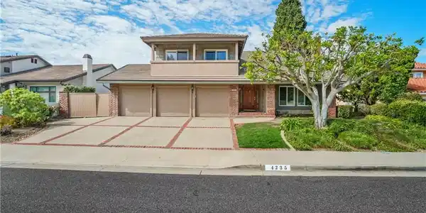 4235 Rousseau Lane