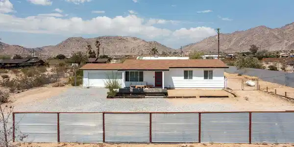 4790 Avenida La Candela