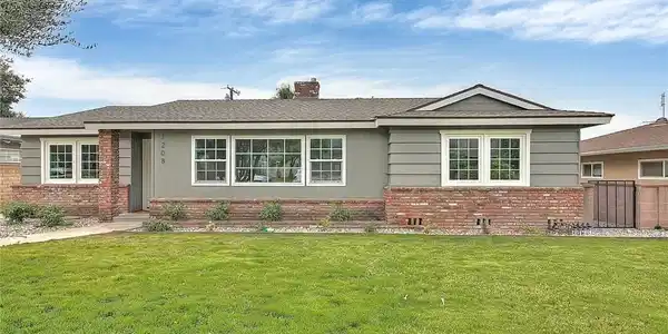 1208 E Mountain View Avenue