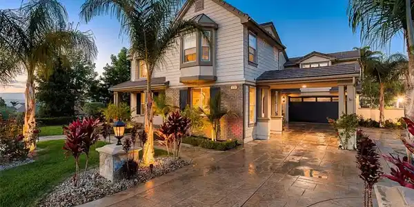 520 Astorian Drive