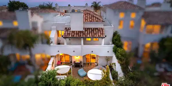 6435 Zumirez Drive