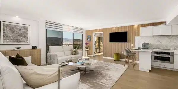 24055 Paseo Del Lago