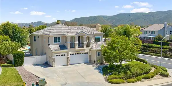 42490 Azure Sky Court