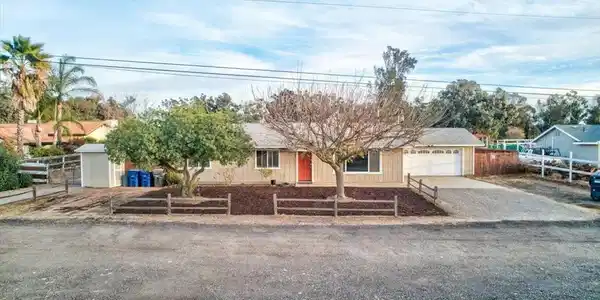 2138 La Brea Street
