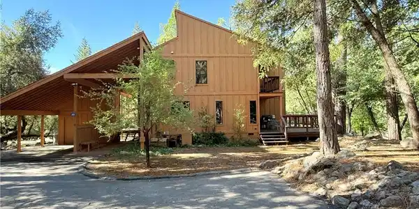 2407 Anglers Court