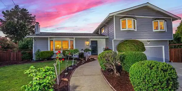 16 Bartlett Ct
