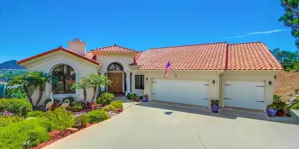 3645 Vista De La Canada