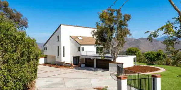 6022 Cielo Vista Court