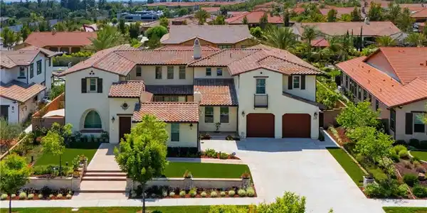 253 Clementine Court