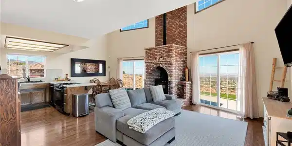 8316 Lona Lane