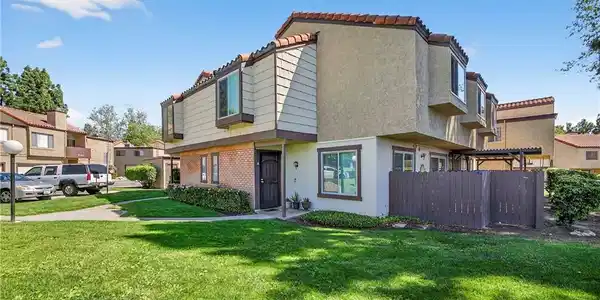 9322 Shadowood Drive
